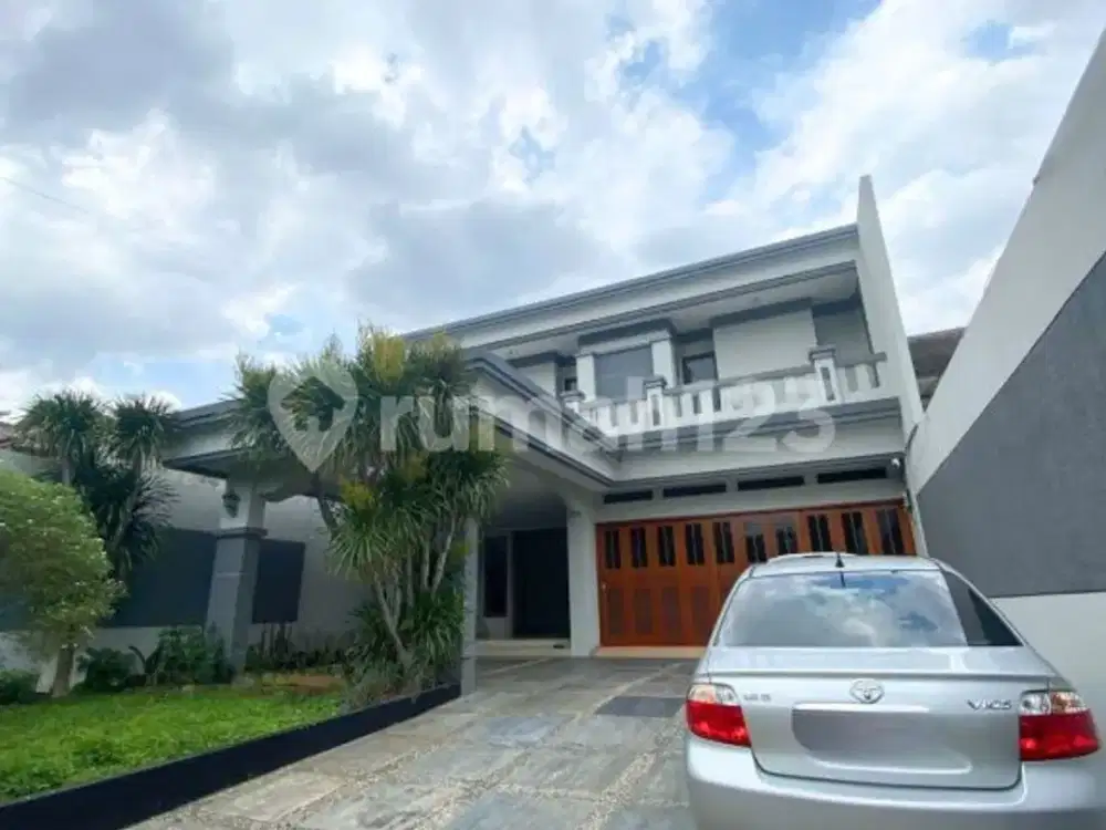 Rumah Mewah Halaman Luas di Cipete – Lokasi Premium Siap Huni