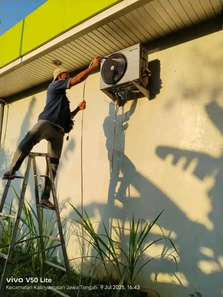 Terima servis AC, cuci AC, isi freon AC, bongkar pasang AC, dll