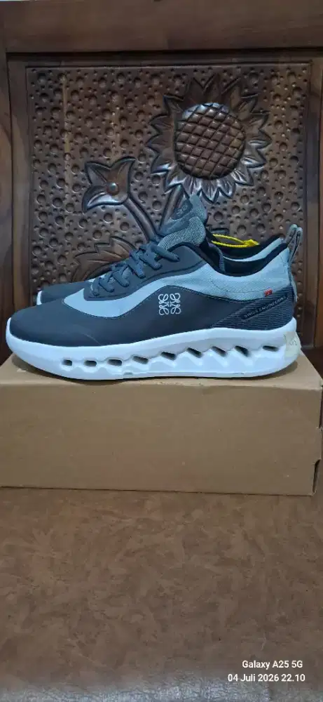 Sepatu Casual san Running OC loewe size 42