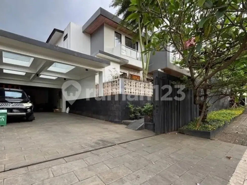 Rumah Mewah di Cinere dengan Private Pool & Backyard Luas