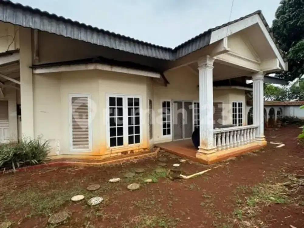Rumah Mewah dengan Lahan Luas di Cinere - Cocok untuk Hunian, Kantor, atau Investasi