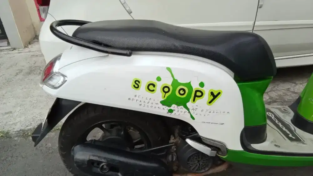 Scoopy donat CBS idling stop lengkap isi