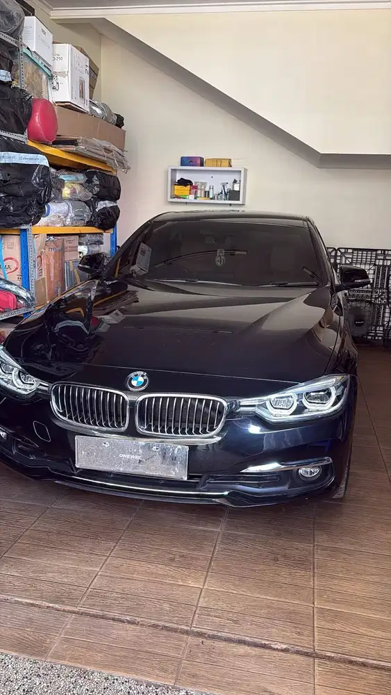 Jual BMW 320i ckd 2018 Istimewa Km 54rb Plat L Tgn 1