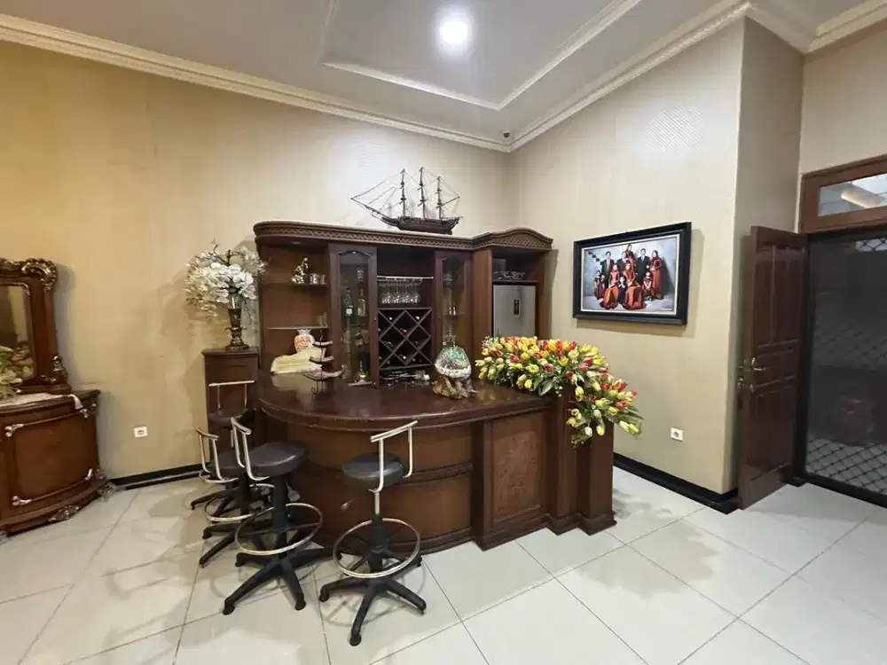 Dijual Rumah Mewah Full Furnished di Gayung Kebonsari Surabaya Selatan
