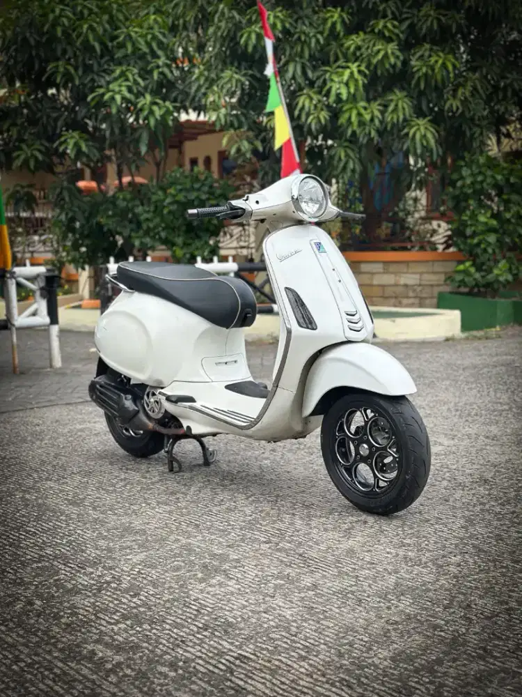VESPA PRIMAVERA 150 3V 2014 PUTIH - TERMURAH SEINDONESIA