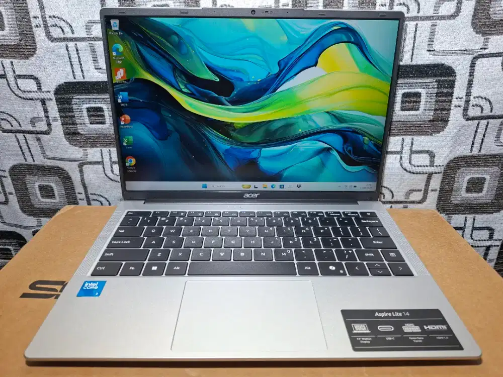 Acer Aspire Lite 14 Core 3 N355 ram 8 / 512 layar WUXGA garansi 2028