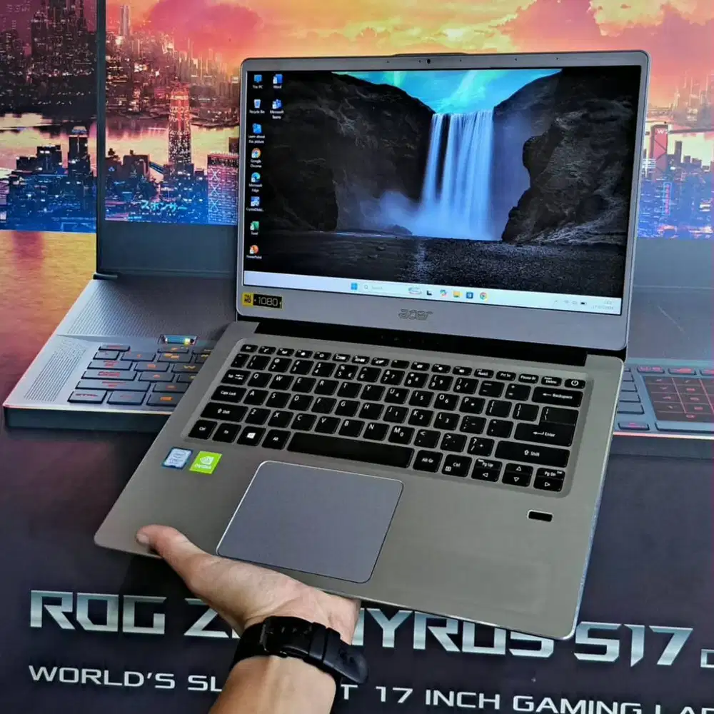 Acer swift 3 SF314-56G Intel core i7-8650U RAM 8GB SSD 256GB MX256 2GB