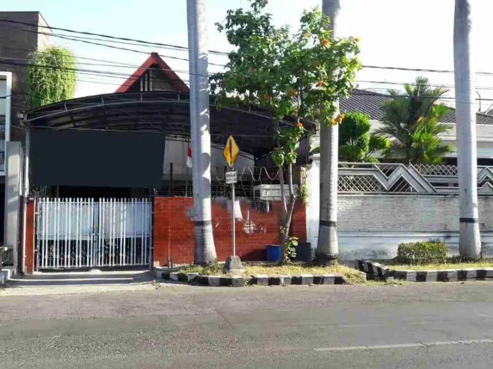 *Dijual Komersial area Jln Kartini surabaya pusat, bisa utk dihuni atau segala usaha dekat pusat kuliner sangat strategis*