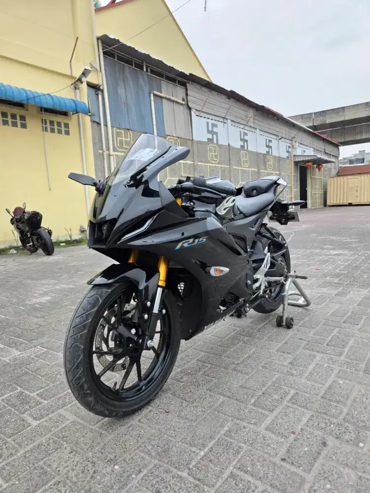 Yamaha R15 V4 Hitam 2023
