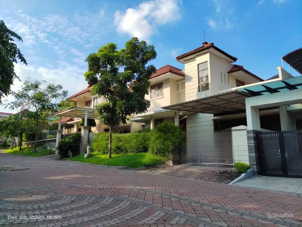 Disewakan Rumah Premium Graha Family Blok A Surabaya Barat