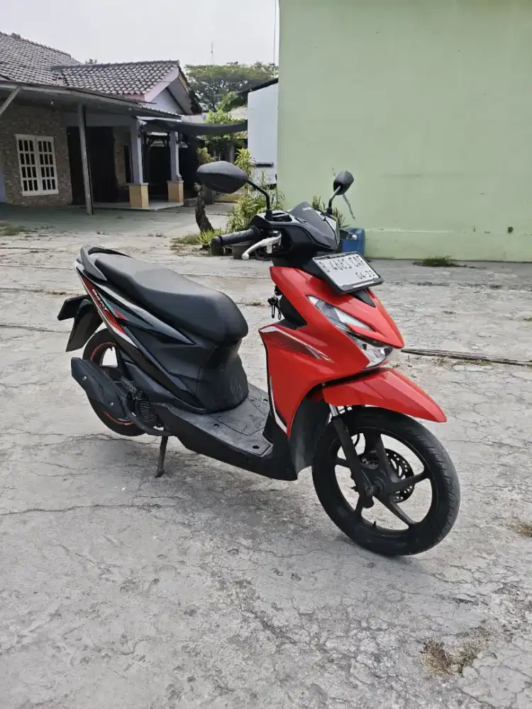 HONDA BEAT 2026 MERAH