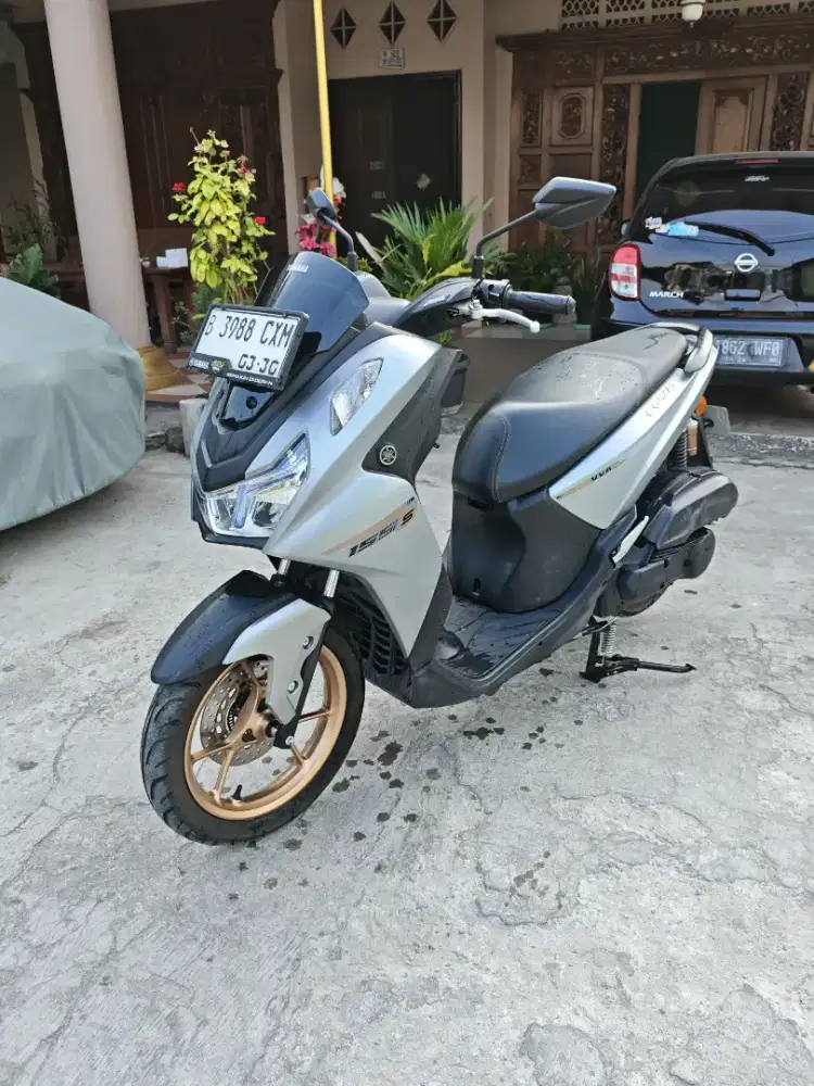 YAMAHA LEXY S 2024