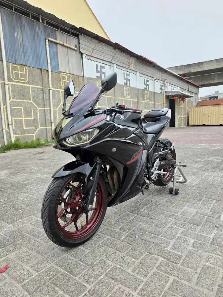 Yamaha R25 Hitam 2017