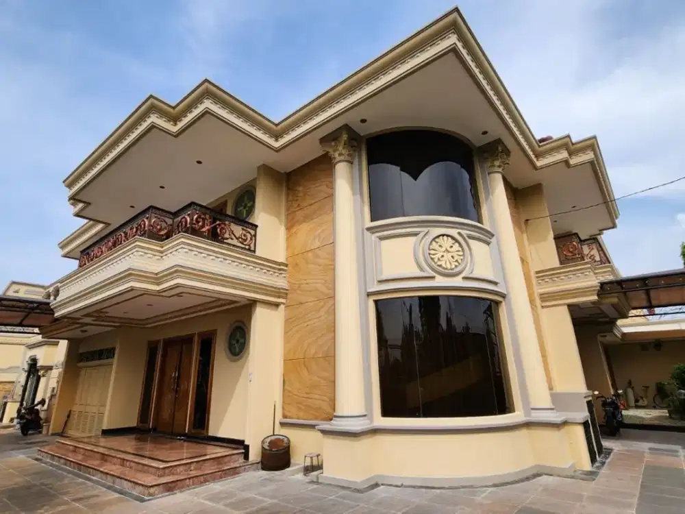 RUMAH MEWAH DIJUAL DI SOLO BARU DEKAT PAKUWON MALL, THE PARK MALL