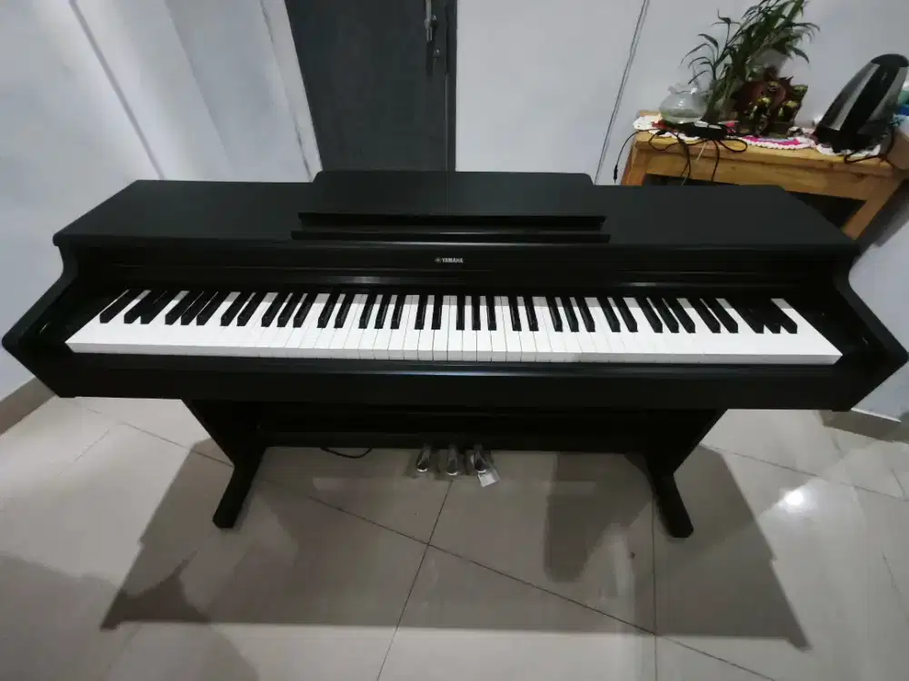 Piano digital Yamaha arius ydp 165
