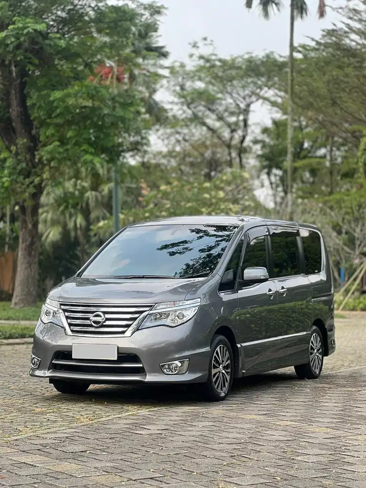 SERENA HIGHWAY STAR NON PANORAMIC LOW KM JUAL CEPAT