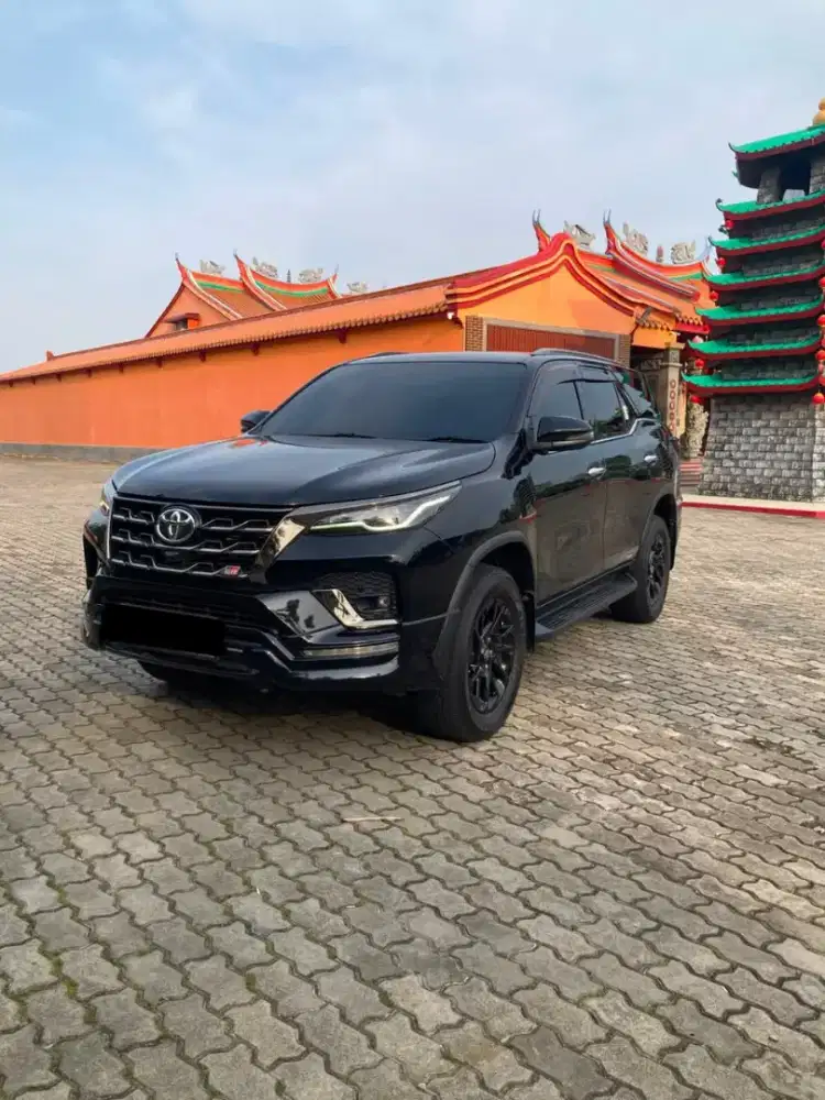 Dijual Toyota Fortuner 2.8 GR Sport Diesel 2022 PPN Bebas Keluar Btm