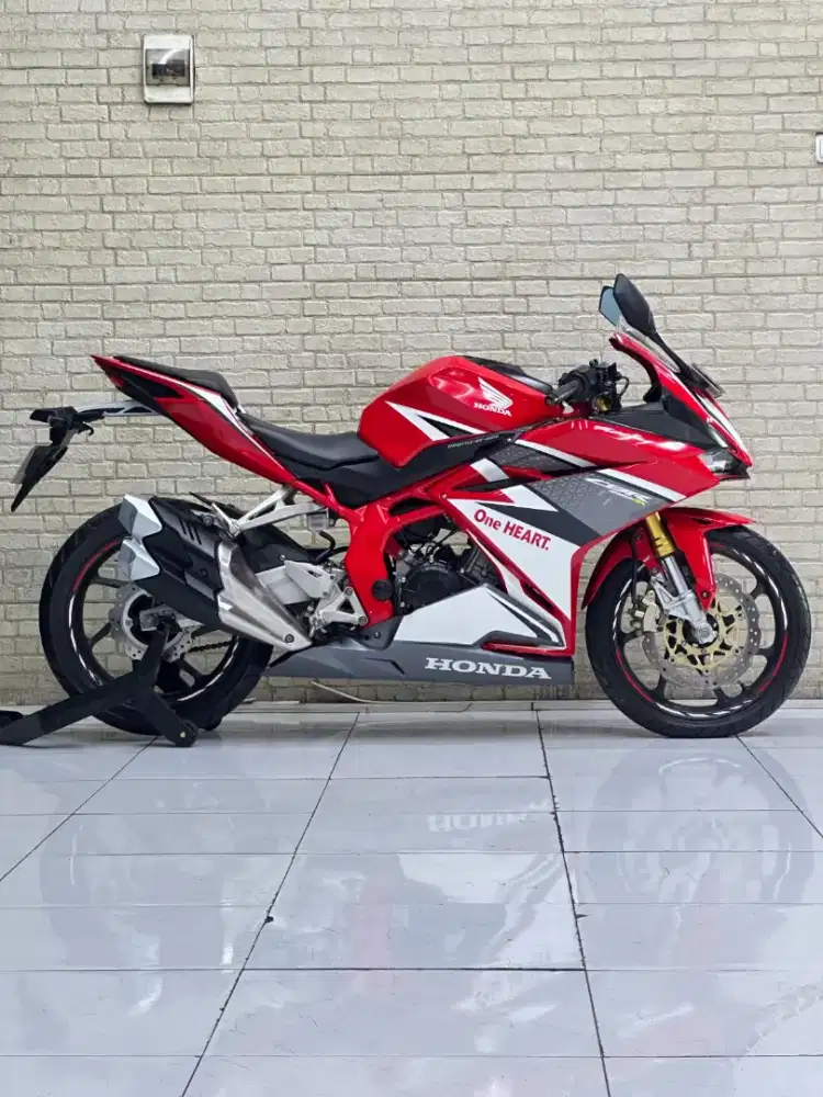 ODO 11RB‼️ Honda CBR 250RR 2016 Red Racing Simpanan - Mustika Motoshop
