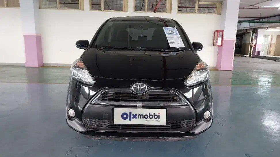 TDP 8, JT Toyota Sienta 1.5 G Bensin-AT Hitam 2018