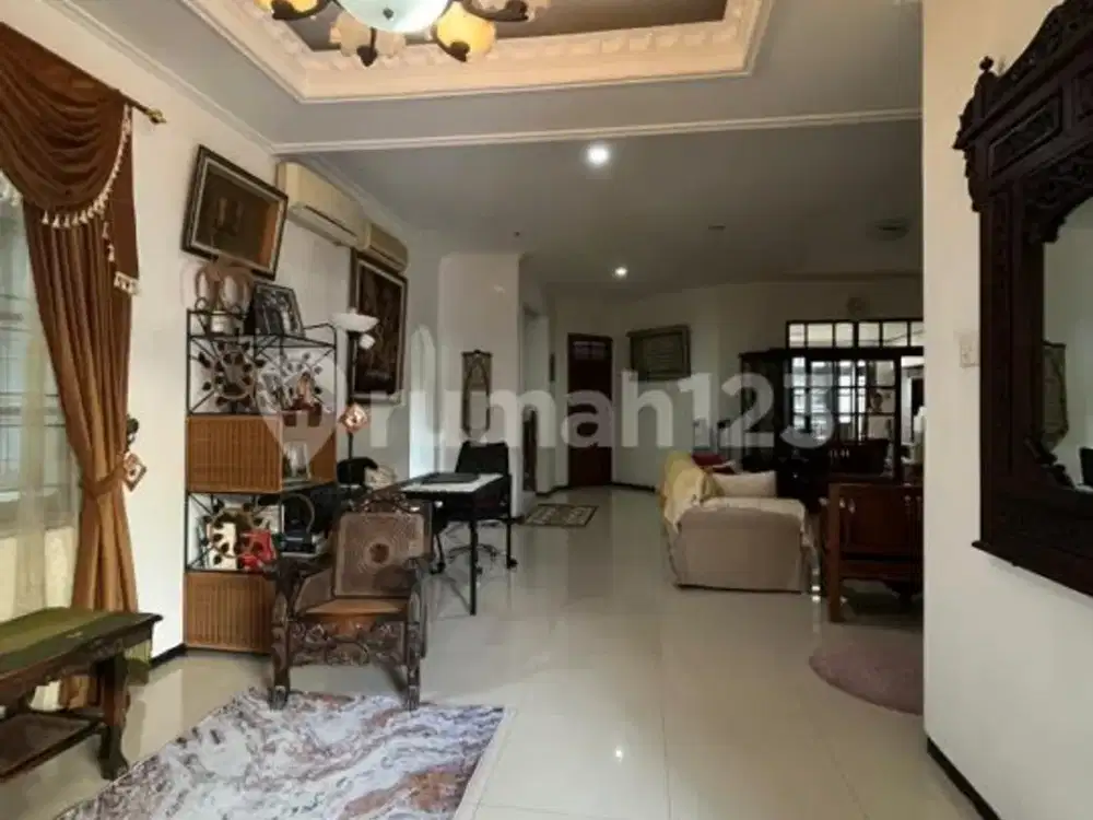 Rumah 2 Lantai Layout Luas di Cinere Akses Mudah ke Tol