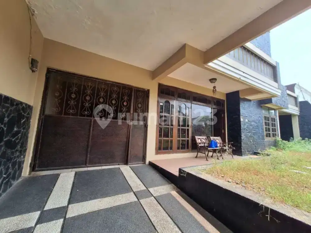Rumah Terawat Dalam Komplek di Cinere Cocok Untuk Investasi