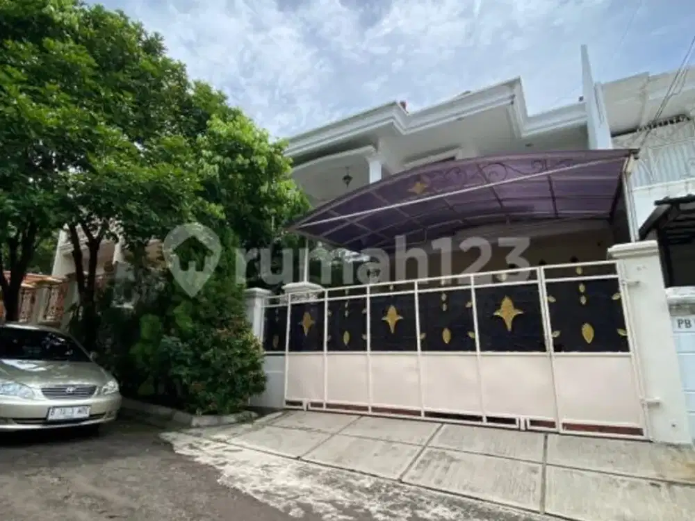 Rumah Luas 235m² Dengan 5 KT di Komplek Nyaman Cinere