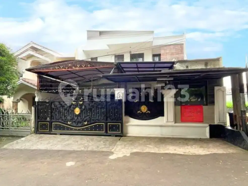 Rumah Layout Luas 2 Lantai di Komplek Elit Cinere