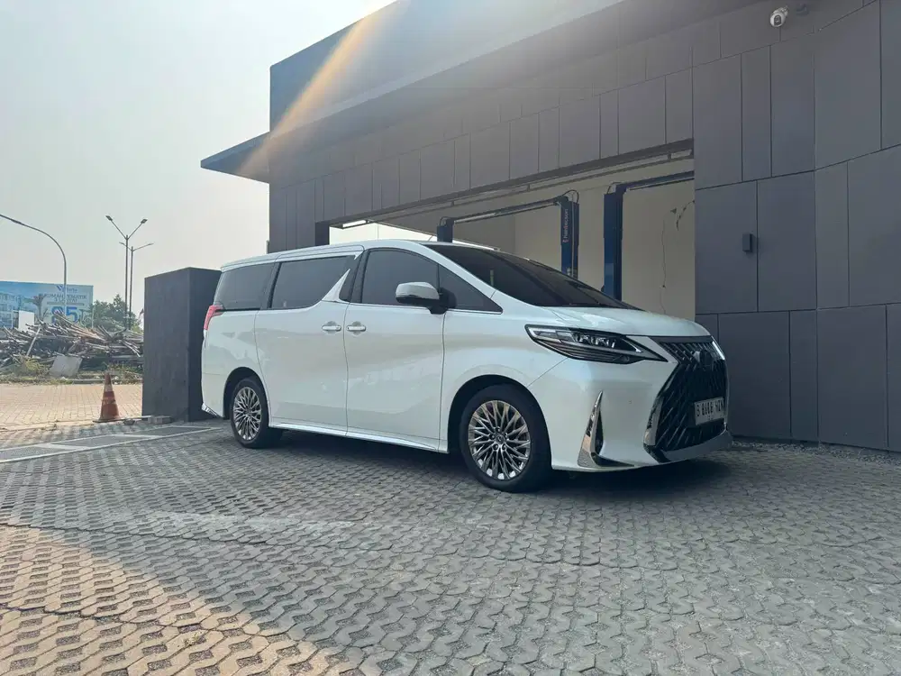 Lexus LM350 7 Seater 2022 white putih bu Lexus LM 7 Seater 2021/2023