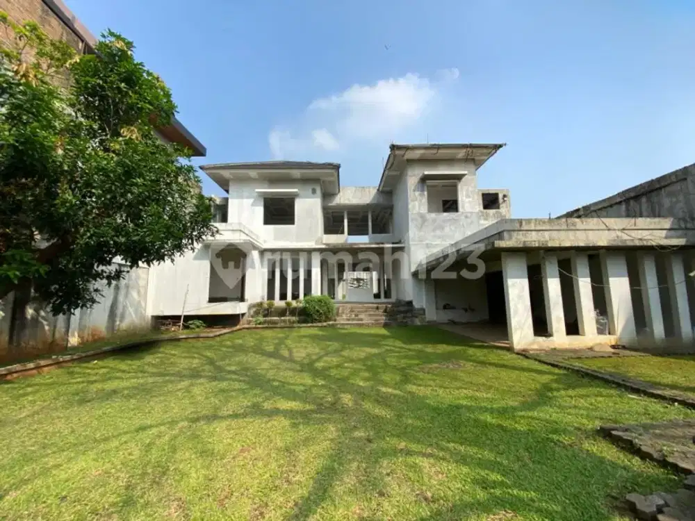 Best Price - Rumah Luas 1.137 M² Lengkap Swimming Pool di Margasatwa Cilandak