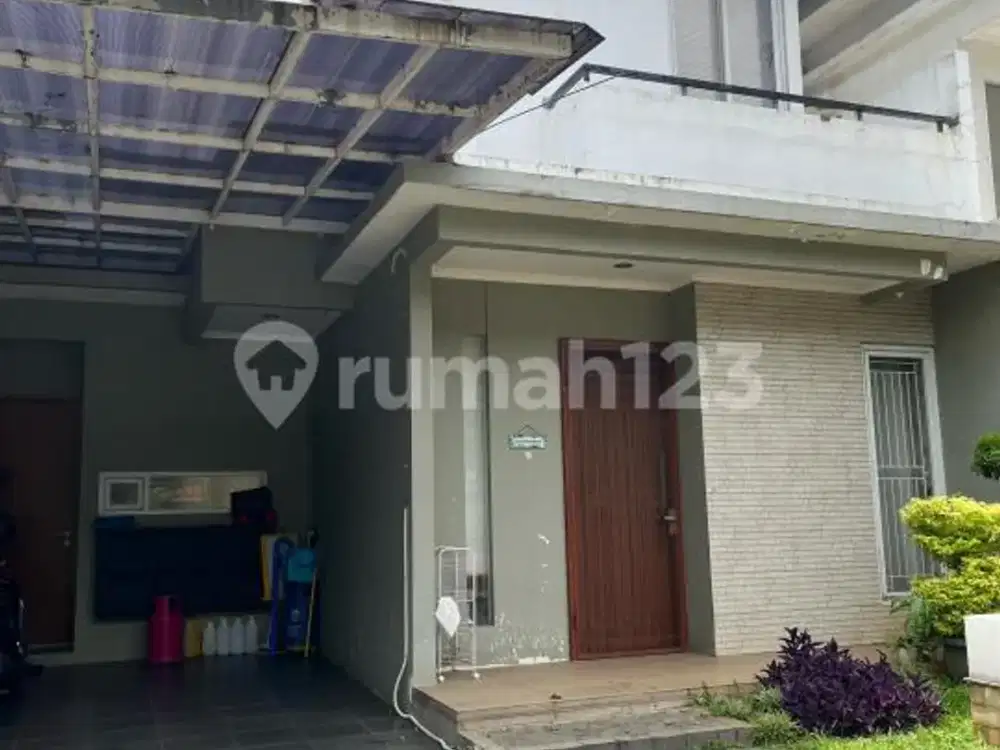 Rumah 2 Lantai Dalam Townhouse di Cinere Dekat ke Tol Desari