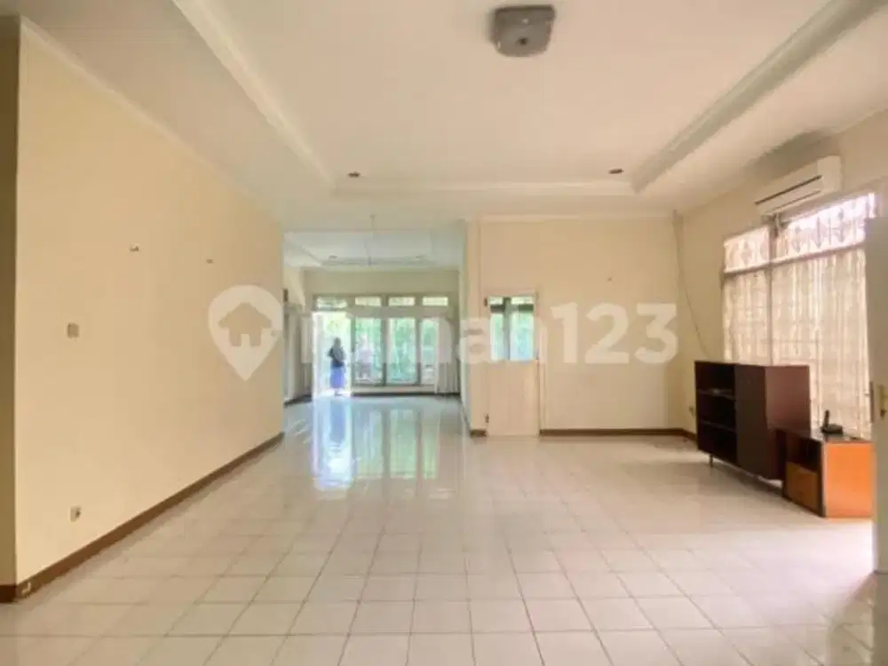 Rumah Butuh Renovasi Dalam Komplek Tenang dan Asri Dekat Tol Cinere