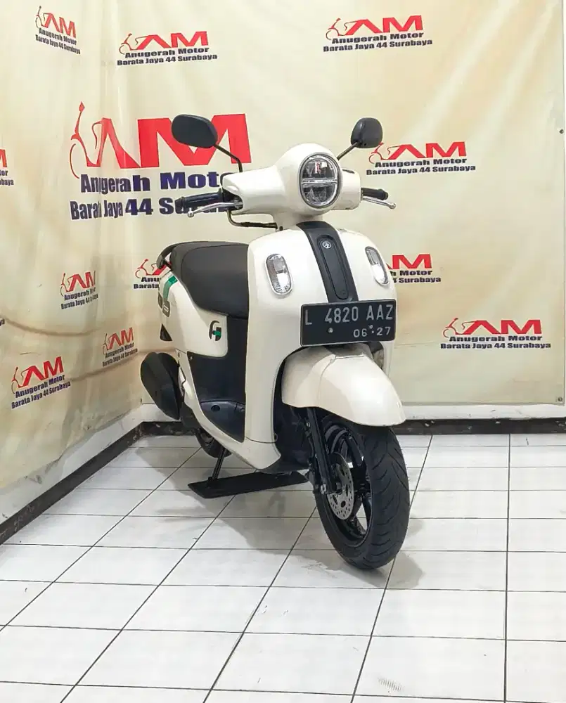 Yamaha Fazzio 125 Neo Tahun 2022 warna putih