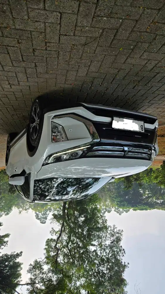 Mitshubishi eclipse cross ultimate 2019 white putih 2018/2020 low km