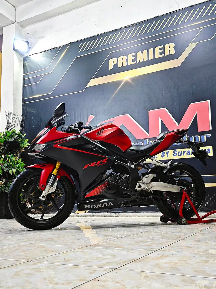 Cbr 250rr th.2022 Bravery Red matte km.18rb top.Anugerah motor rungkut