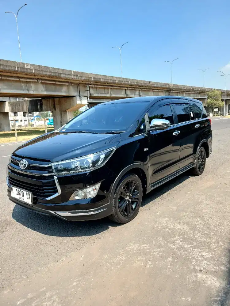 Toyota innova venturer bensin AT automatic 2020