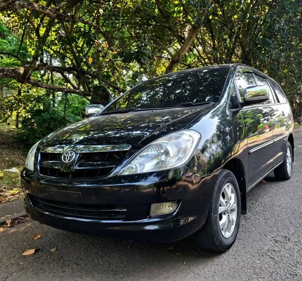 Toyota Kijang Innova 2005 Bensin