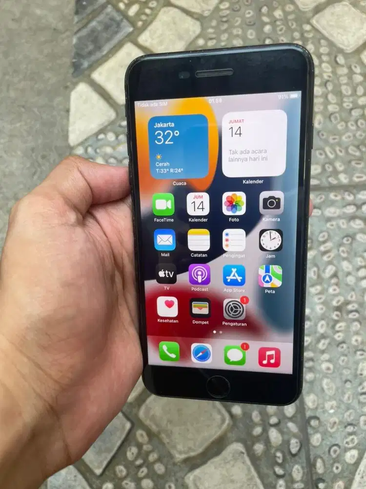 IPHONE 7 PLUS 128 GB RESMI IBOX LENGKAP