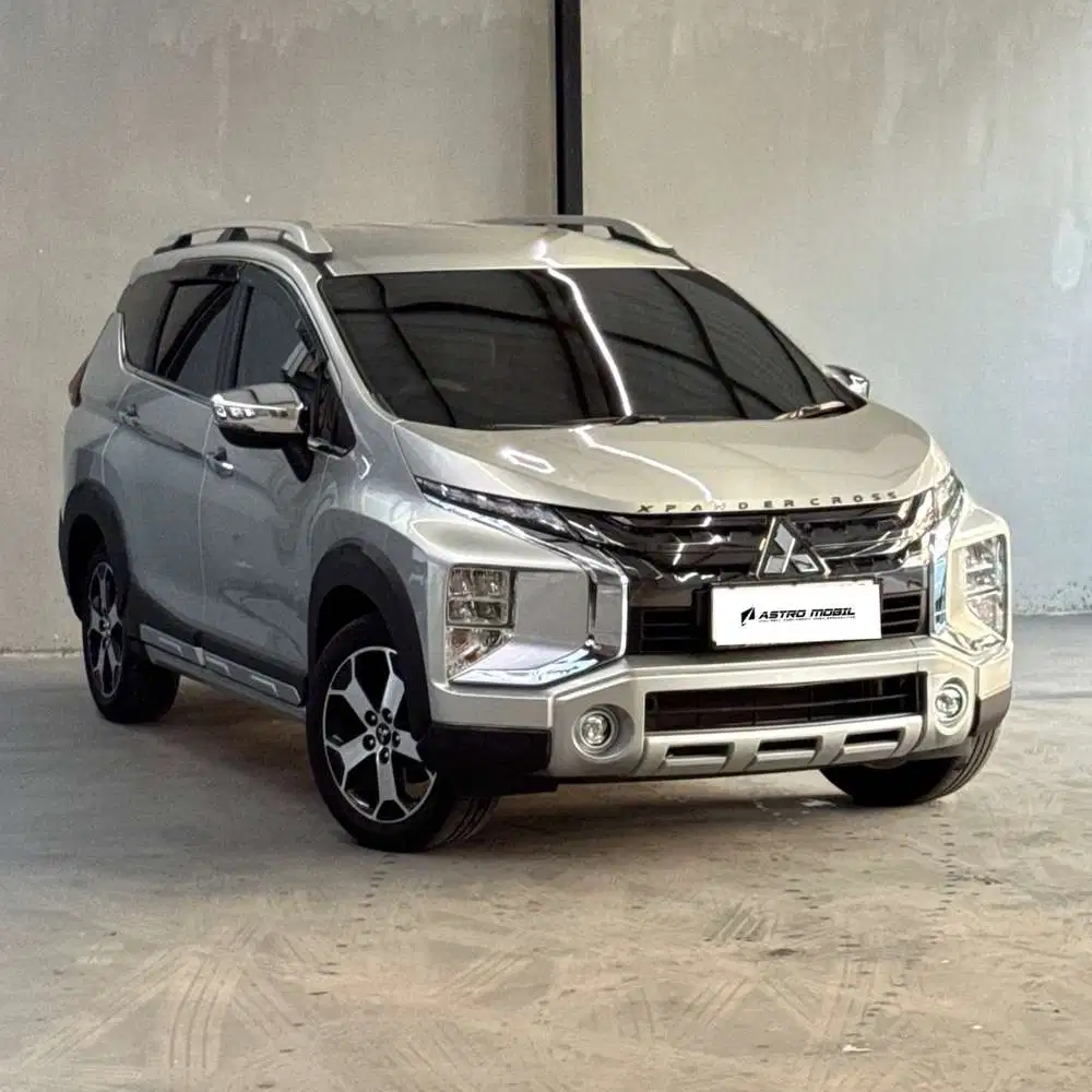 XPANDER CROSS 2021 / 2020 Matic Bagus Murah Kredit Bekas Surabaya Tgn1