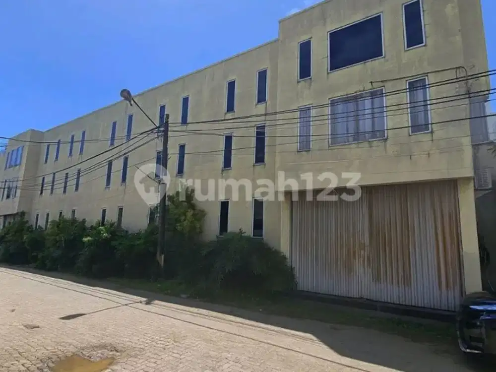 Dijual Gedung 3 Lantai dengan Luas Bangunan 1736 M2 di Gaplek