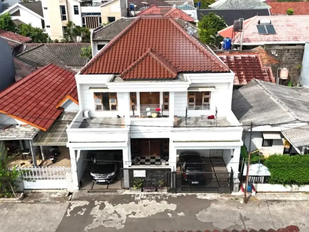 Rumah Besar Semi Furnished di Cinere Dekat Tol Desari & Living Plaza