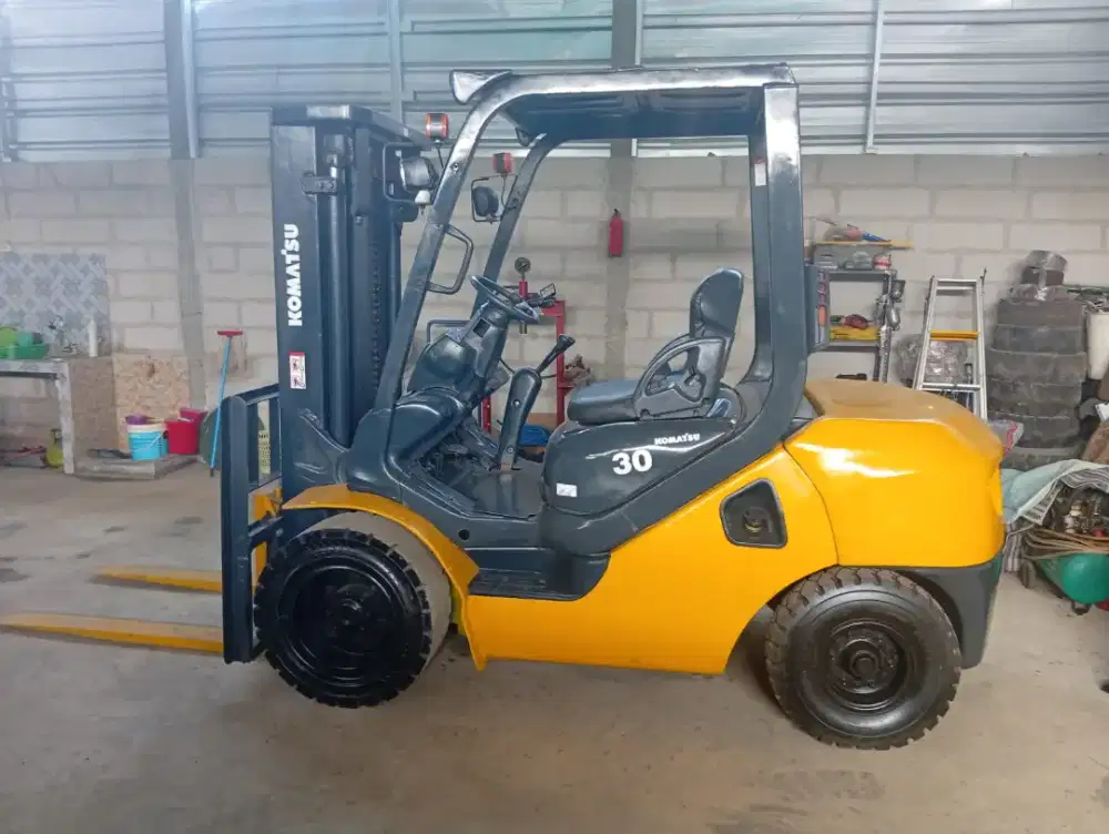 Forklift Komatsu 3 Ton,Manual,Tiang 3 Meter,FD30-17,Tahun 2019