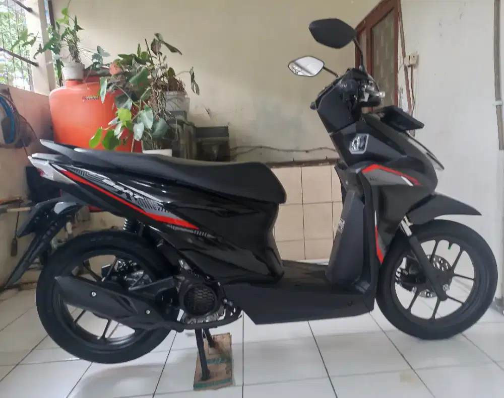 Honda beat CBS tahun 2026 bln 6 plat Bekasi kabupaten km 4000 ribuan