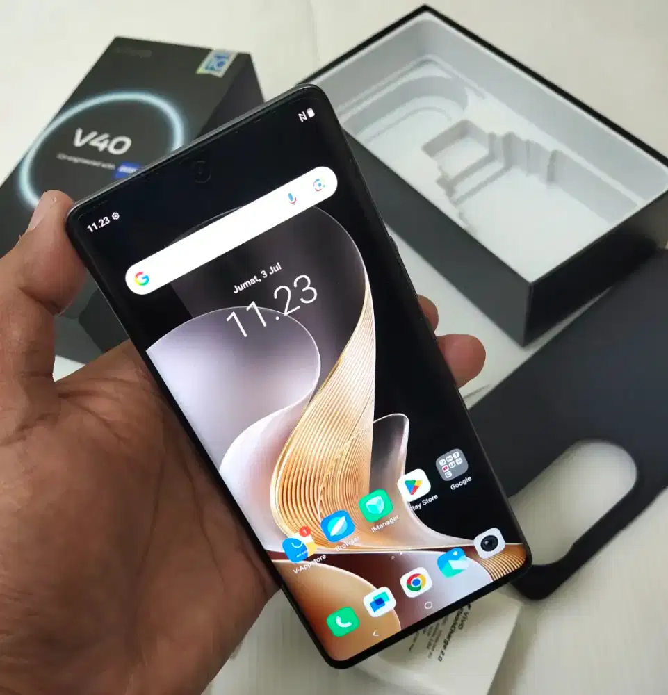 VIVO V40 RAM 12/256GB