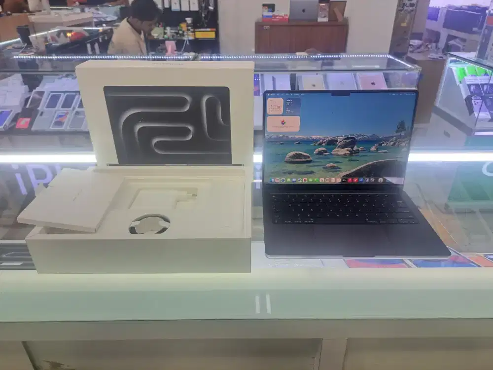 Second Macbook Pro M4 Pro 14 24/1TB SSD Black IBOX ON Mulus Like New