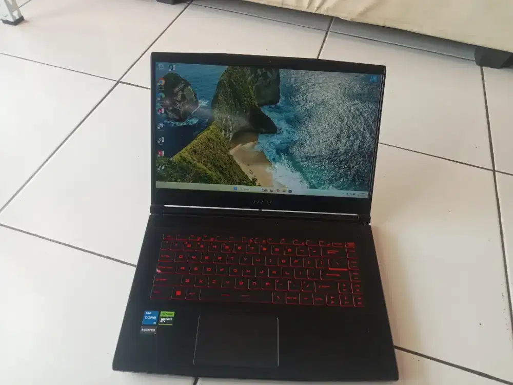 Laptop gaming  msi THIN