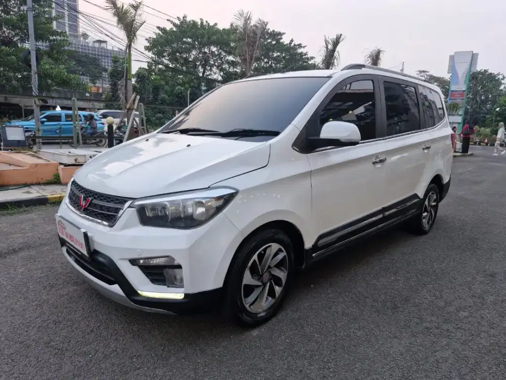 Wuling Confero S 1.5 Lux