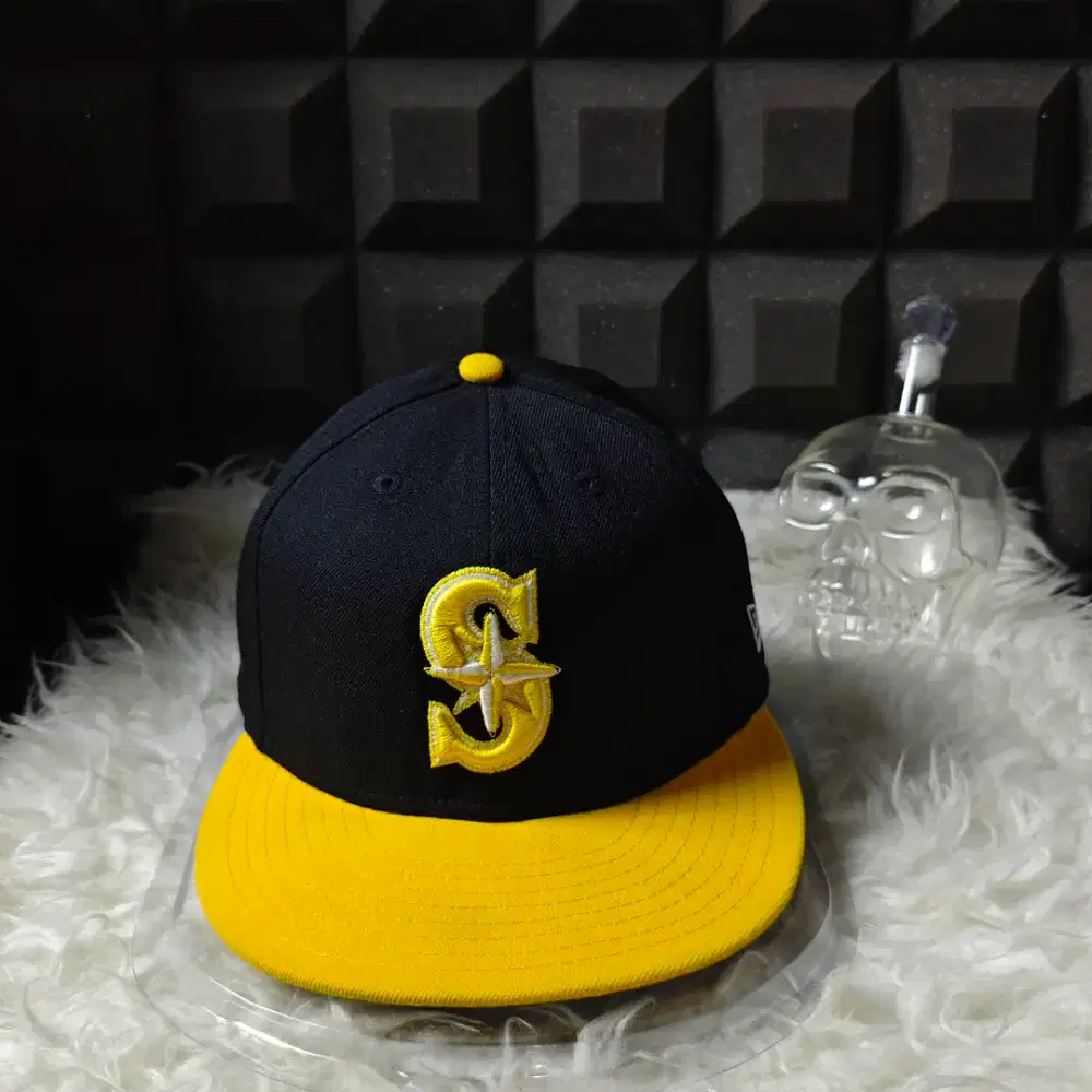 Topi New Era 59FIFTY Seattle Mariners MLB Fitted Cap Hitam Kuning