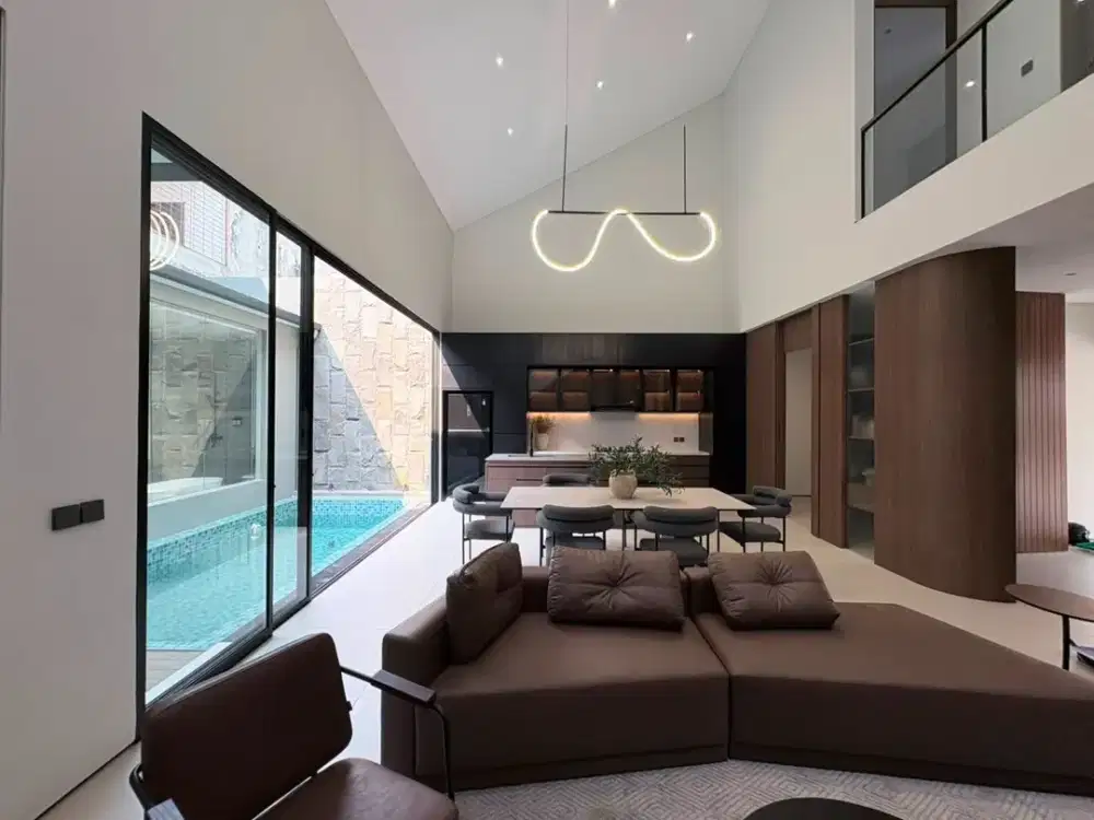 Luxury House Sudah Lengkap Dengan Furniture Di Kawasan Elite Kota Baru Parahyangan, Bandung