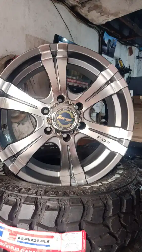 FOX Ring 18 x 8.5 ET 15 H5/139.7