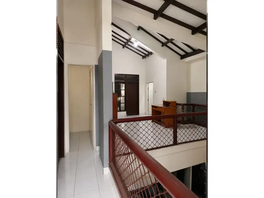 Disewa Rumah Tahunan 2 Lantai Bagus Meruya Utara Kembangan Bo277
